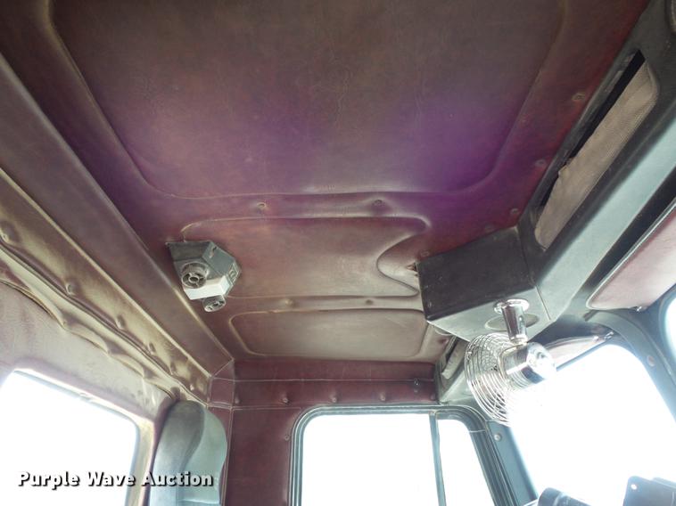 image for item DC7386 1987 Freightliner FLC-64T semi truck