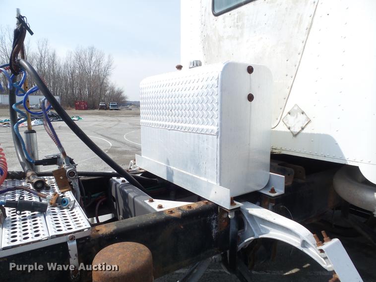 image for item DC7386 1987 Freightliner FLC-64T semi truck