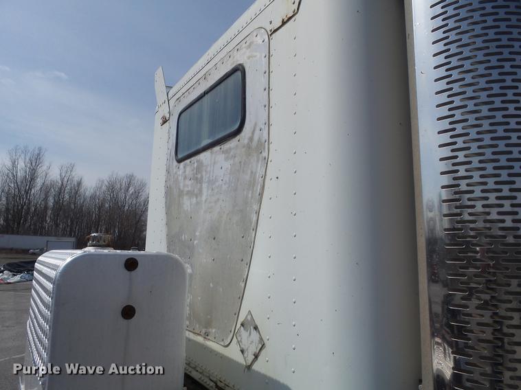 image for item DC7386 1987 Freightliner FLC-64T semi truck