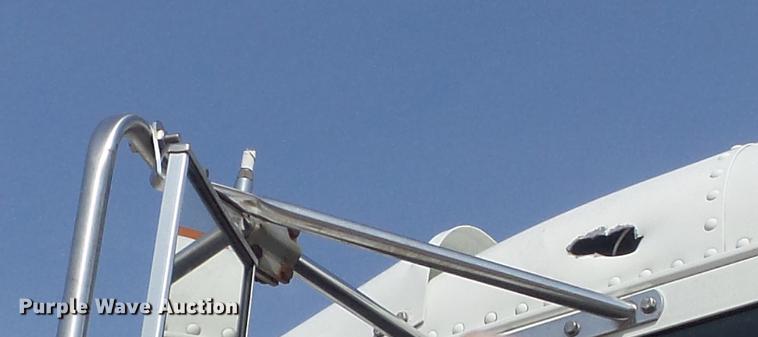 image for item DC7386 1987 Freightliner FLC-64T semi truck