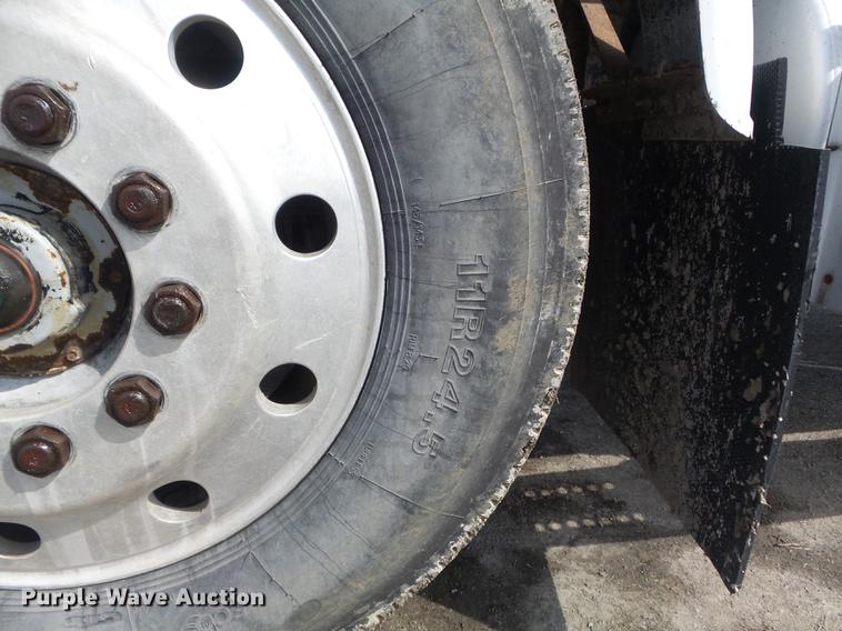 image for item DC7386 1987 Freightliner FLC-64T semi truck