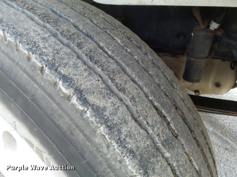 image for item DC7386 1987 Freightliner FLC-64T semi truck