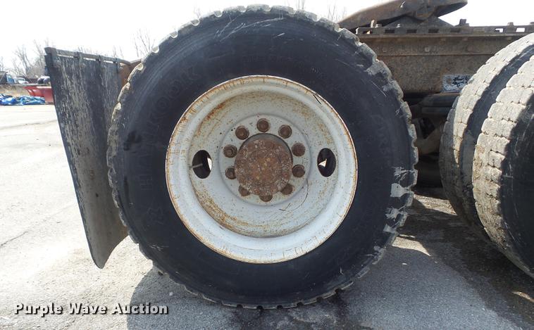 image for item DC7386 1987 Freightliner FLC-64T semi truck