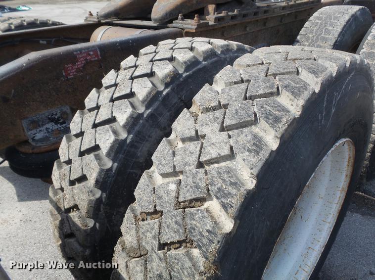 image for item DC7386 1987 Freightliner FLC-64T semi truck