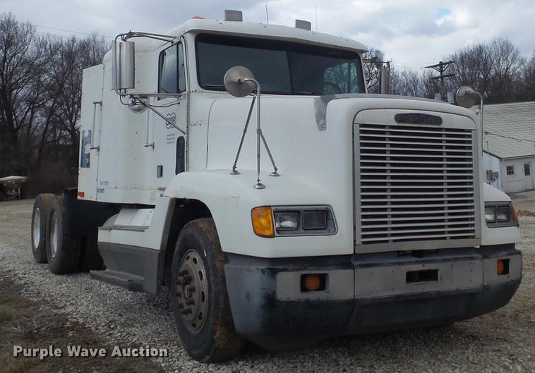 image for item DC7389 1995 Freightliner FLD120 semi truck