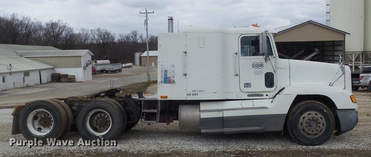 image for item DC7389 1995 Freightliner FLD120 semi truck
