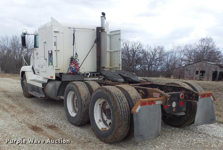 image for item DC7389 1995 Freightliner FLD120 semi truck