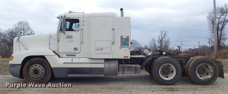 image for item DC7389 1995 Freightliner FLD120 semi truck