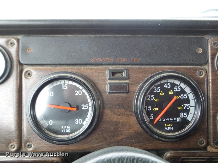 image for item DC7389 1995 Freightliner FLD120 semi truck