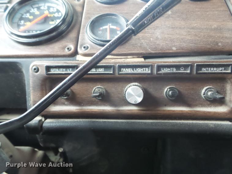 image for item DC7389 1995 Freightliner FLD120 semi truck