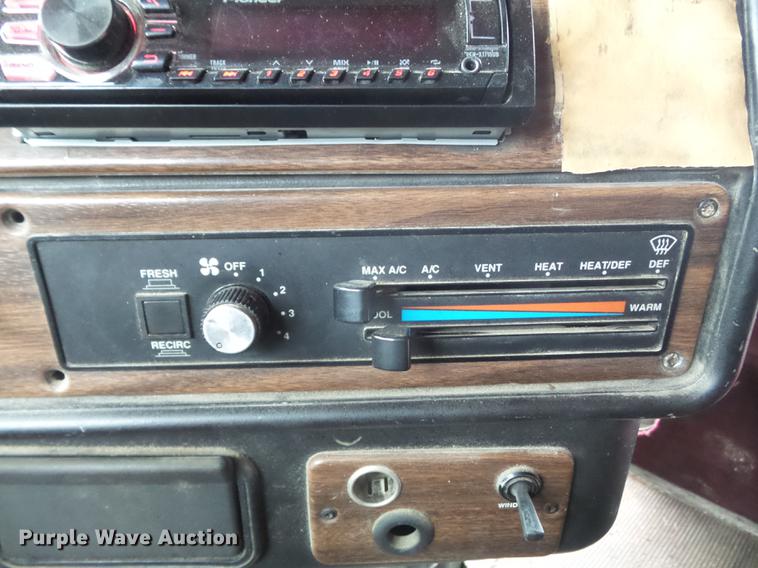 image for item DC7389 1995 Freightliner FLD120 semi truck