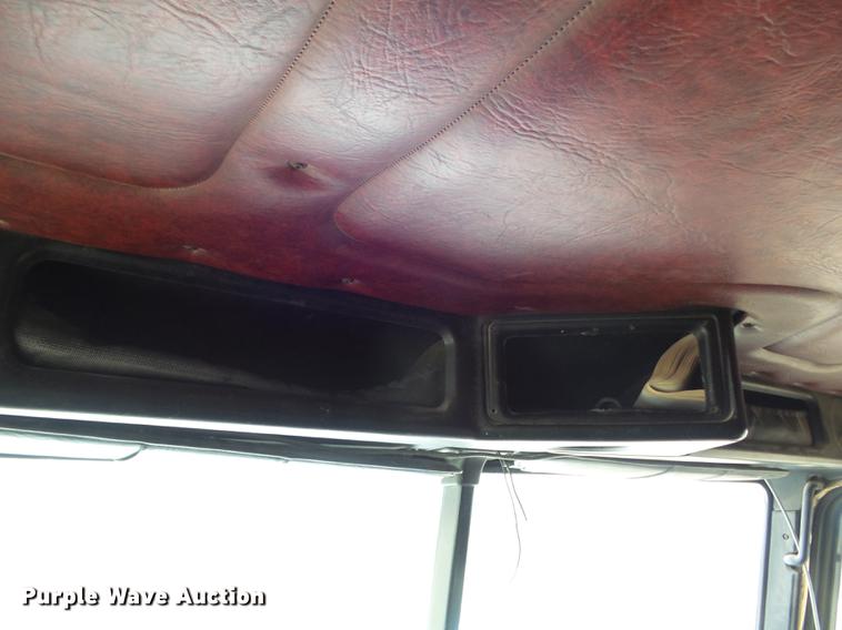 image for item DC7389 1995 Freightliner FLD120 semi truck