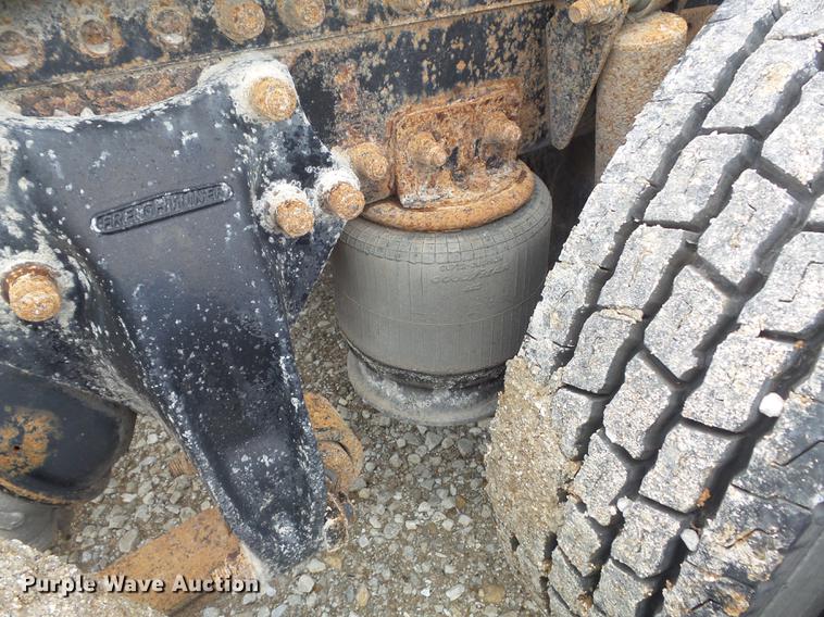 image for item DC7389 1995 Freightliner FLD120 semi truck