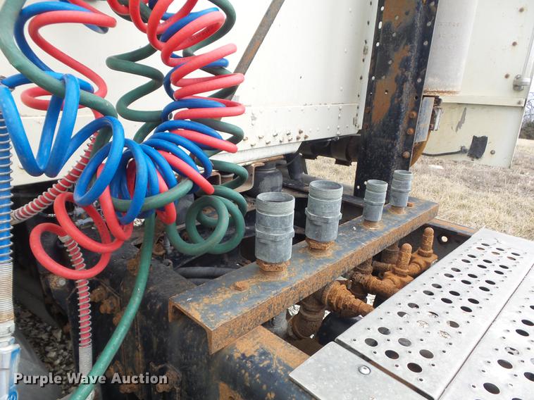 image for item DC7389 1995 Freightliner FLD120 semi truck