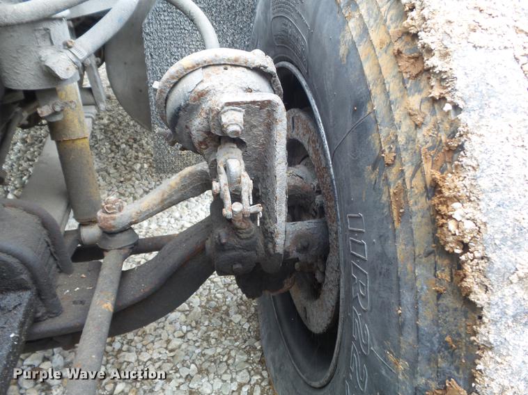 image for item DC7389 1995 Freightliner FLD120 semi truck