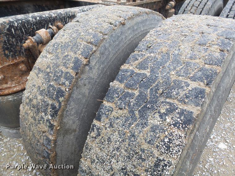 image for item DC7389 1995 Freightliner FLD120 semi truck