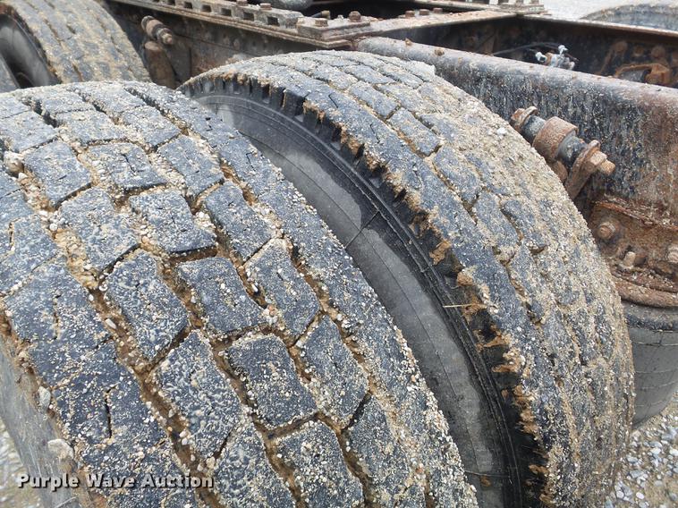 image for item DC7389 1995 Freightliner FLD120 semi truck