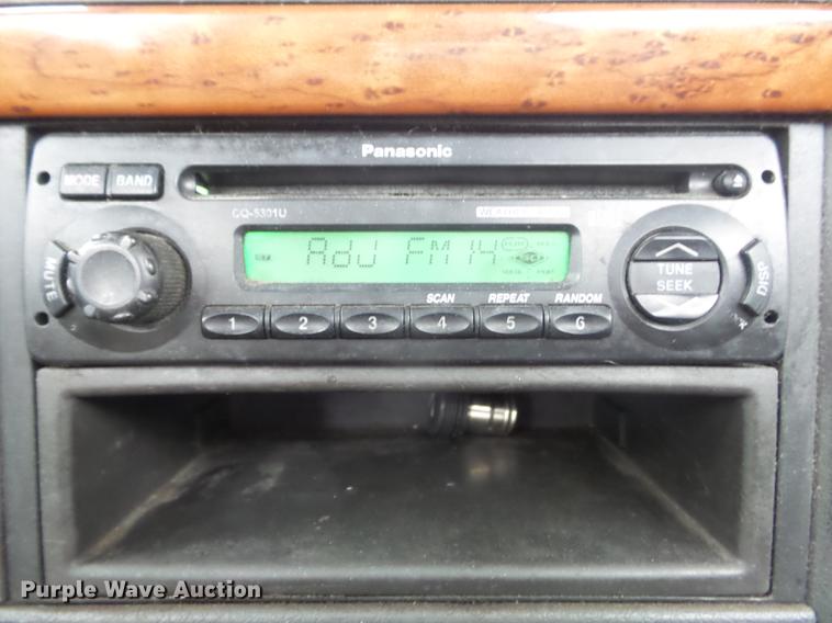 image for item DC7396 2005 Volvo VNL semi truck