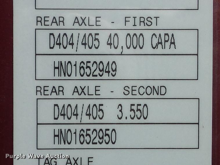 image for item DC7396 2005 Volvo VNL semi truck