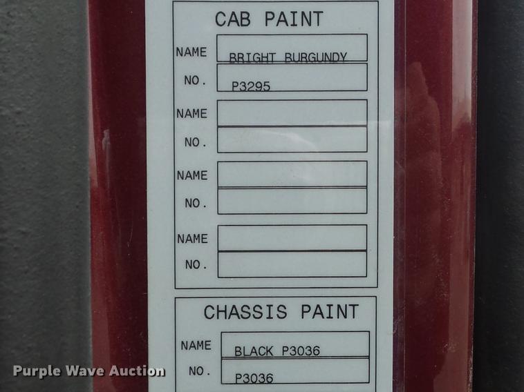 image for item DC7396 2005 Volvo VNL semi truck