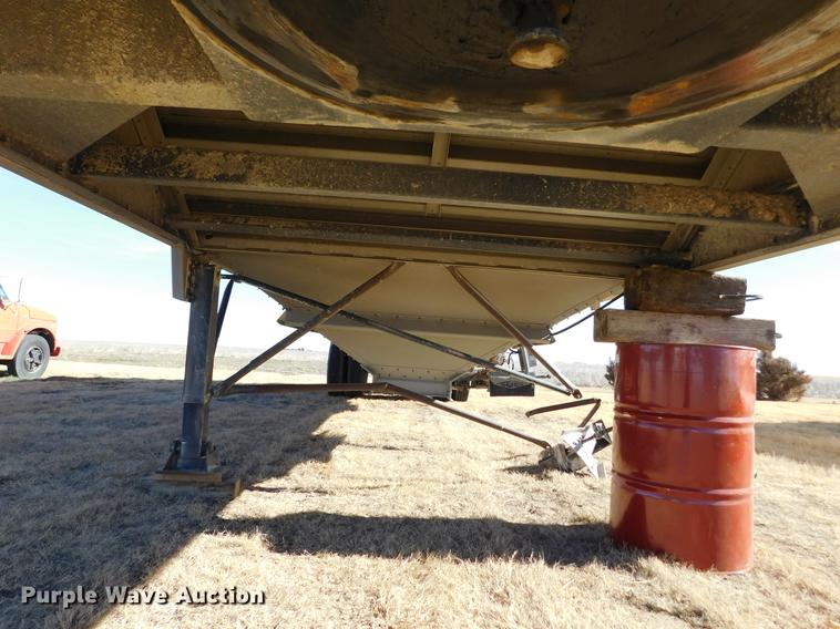 image for item DC8421 2013 Maurer double hopper bottom grain trailer