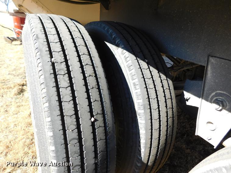 image for item DC8421 2013 Maurer double hopper bottom grain trailer