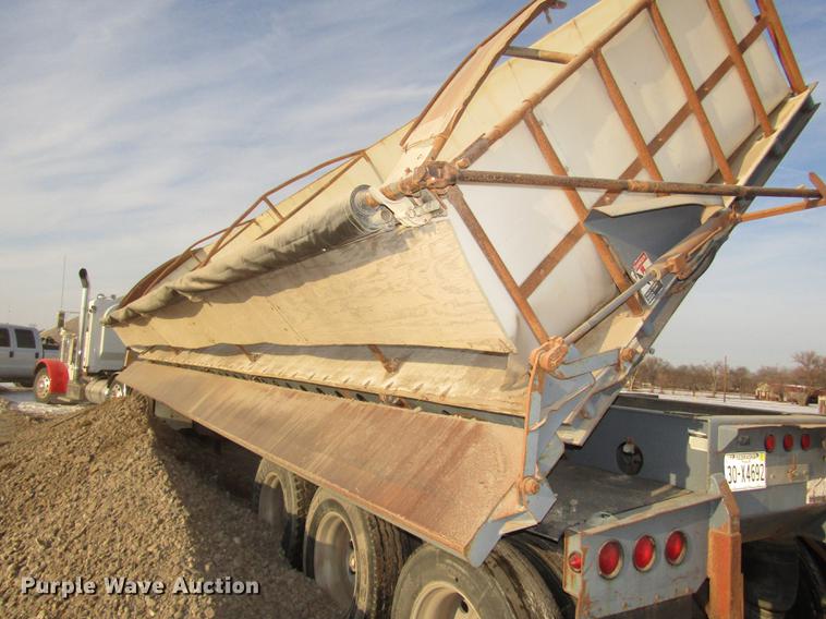 image for item DD2941 2000 Smithco 3003BH side dump trailer