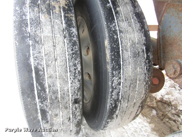 image for item DD2941 2000 Smithco 3003BH side dump trailer