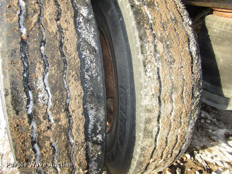 image for item DD2941 2000 Smithco 3003BH side dump trailer