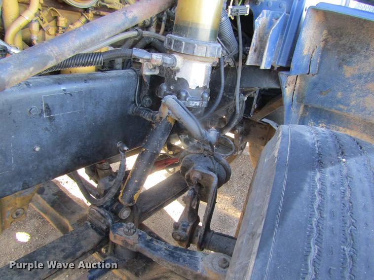 image for item DD8722 2007 Peterbilt 385 semi truck