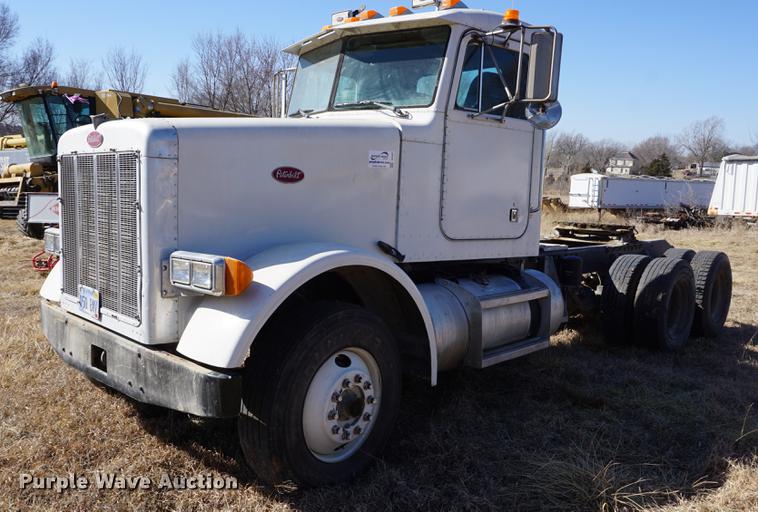 image for item DE3087 1994 Peterbilt 378 semi truck