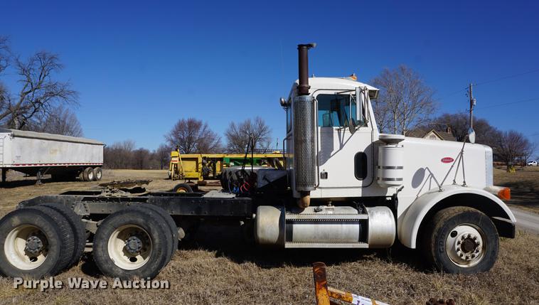 image for item DE3087 1994 Peterbilt 378 semi truck