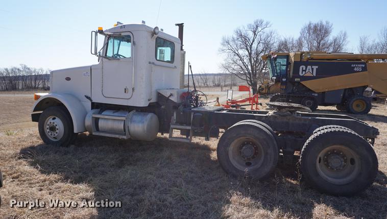 image for item DE3087 1994 Peterbilt 378 semi truck