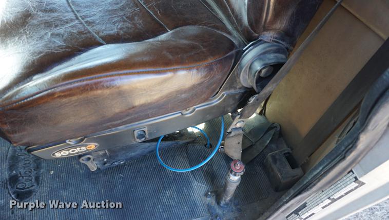 image for item DE3087 1994 Peterbilt 378 semi truck