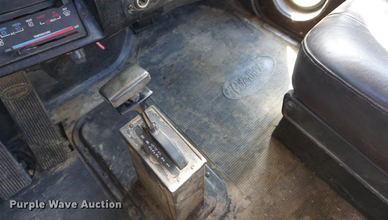 image for item DE3087 1994 Peterbilt 378 semi truck
