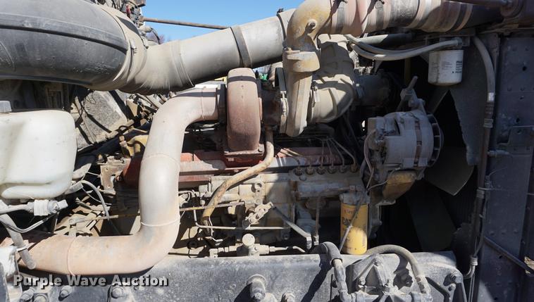 image for item DE3087 1994 Peterbilt 378 semi truck