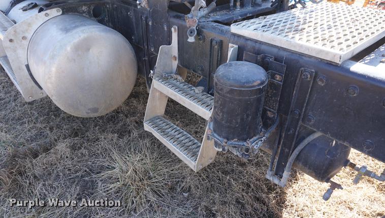 image for item DE3087 1994 Peterbilt 378 semi truck