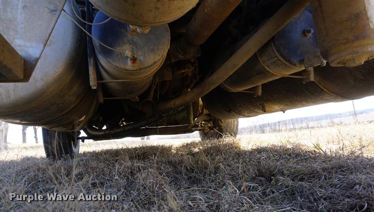 image for item DE3087 1994 Peterbilt 378 semi truck