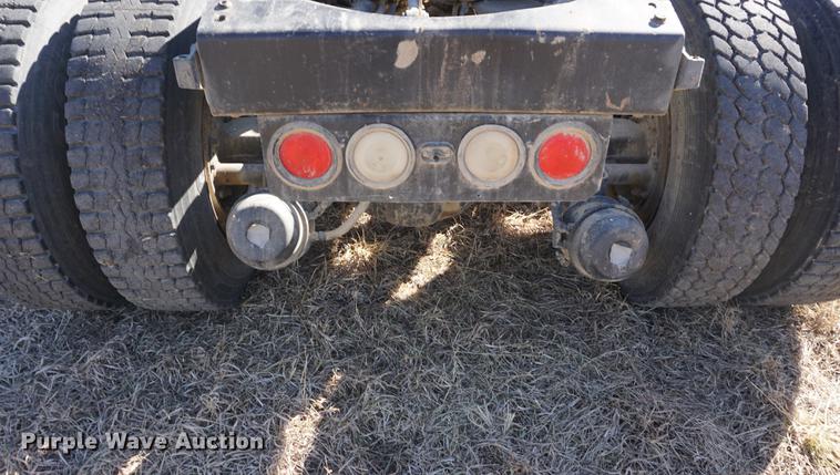 image for item DE3087 1994 Peterbilt 378 semi truck