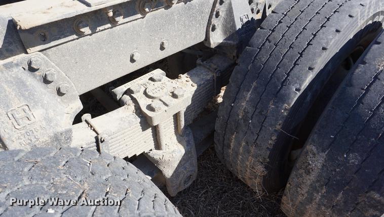 image for item DE3087 1994 Peterbilt 378 semi truck