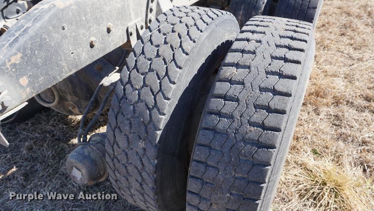 image for item DE3087 1994 Peterbilt 378 semi truck