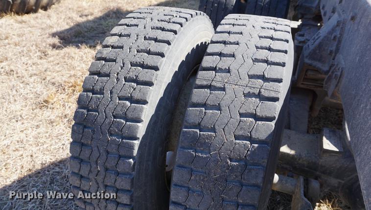 image for item DE3087 1994 Peterbilt 378 semi truck