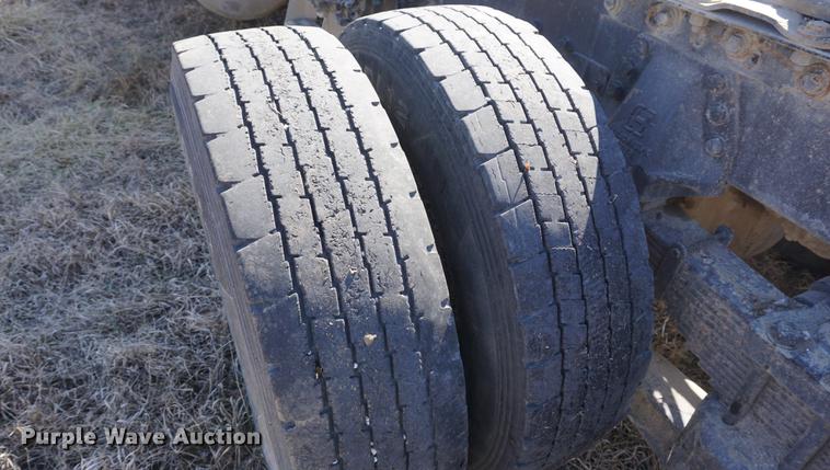 image for item DE3087 1994 Peterbilt 378 semi truck