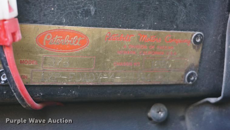 image for item DE3087 1994 Peterbilt 378 semi truck