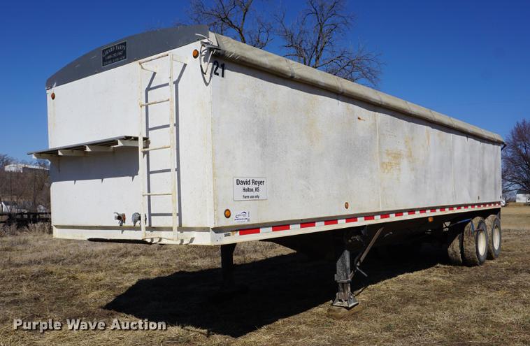 image for item DE3092 2000 shop built double hopper bottom grain trailer