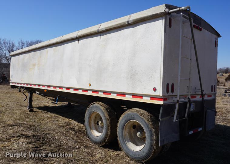 image for item DE3092 2000 shop built double hopper bottom grain trailer