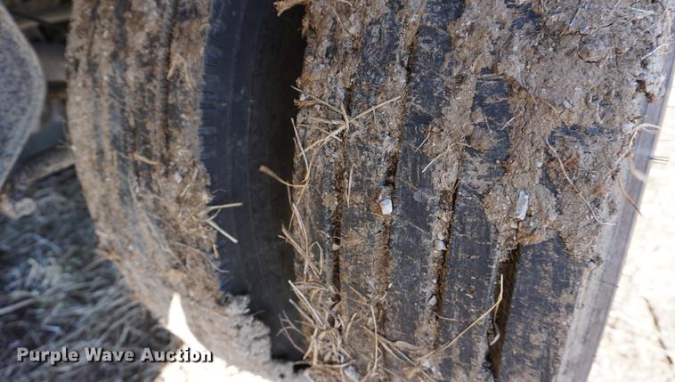 image for item DE3092 2000 shop built double hopper bottom grain trailer