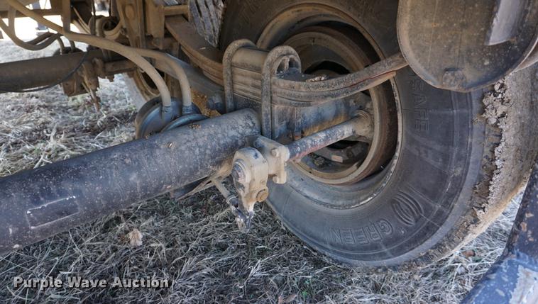 image for item DE3092 2000 shop built double hopper bottom grain trailer