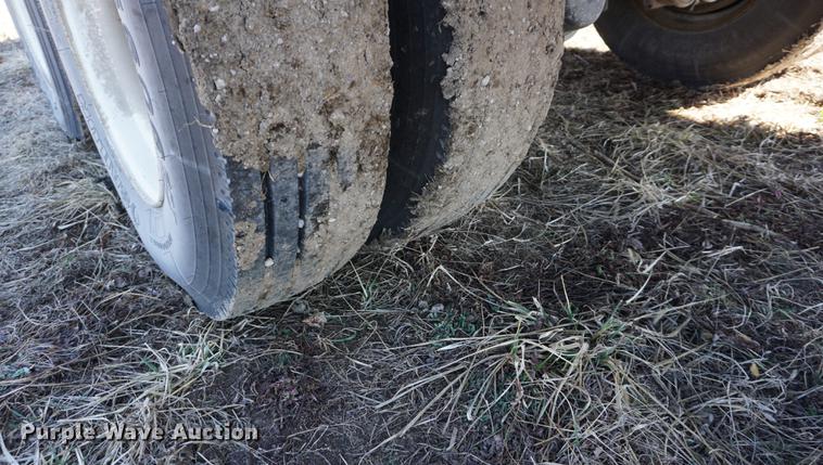 image for item DE3092 2000 shop built double hopper bottom grain trailer
