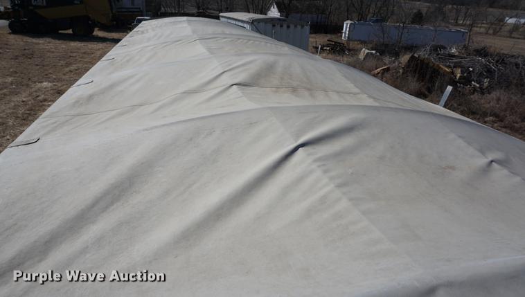 image for item DE3092 2000 shop built double hopper bottom grain trailer